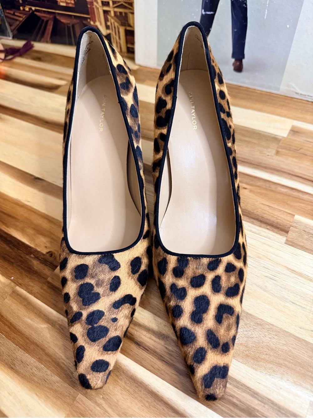Ann Taylor animal Leopard Print Pointed Toe 3” heel leather festival festive NWT